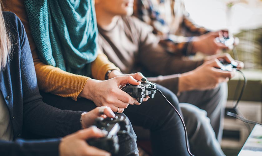 Noite de jogos: 6 opções para se divertir em família ou com amigos